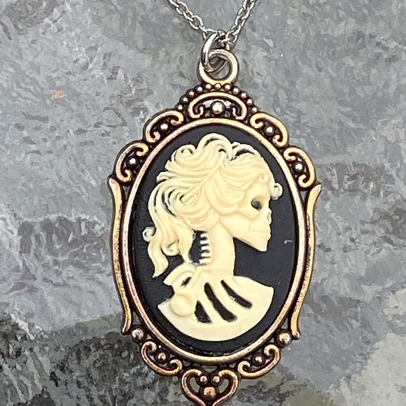 Skeleton Goddess Cameo Necklace - Picture 2 of 6